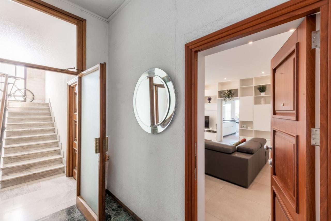 Апартаменты Easylife - Wonderful Penthouse With Terrace A Few Steps From The Duomo Милан Экстерьер фото